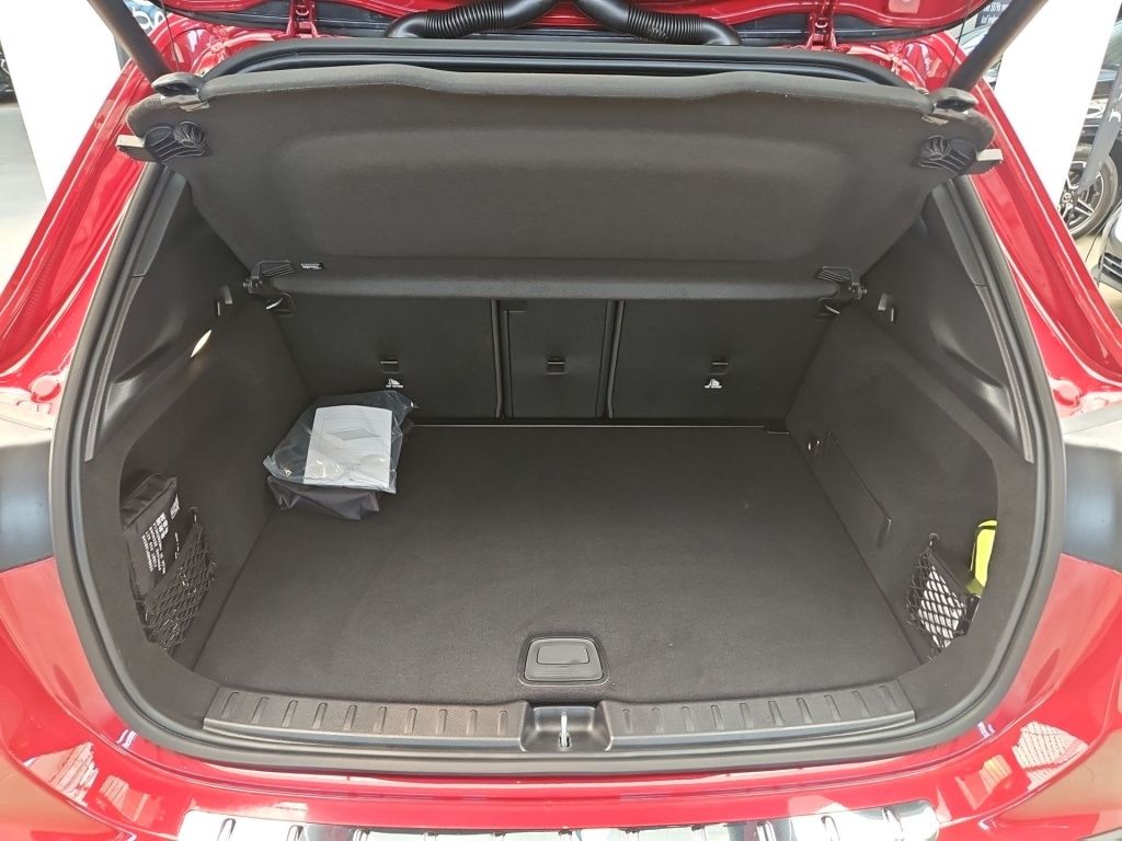 Fahrzeugabbildung Mercedes-Benz GLA 200 ++AMG-LINE+NIGHT+AHK+MULTIBEAM+KEYLESS++