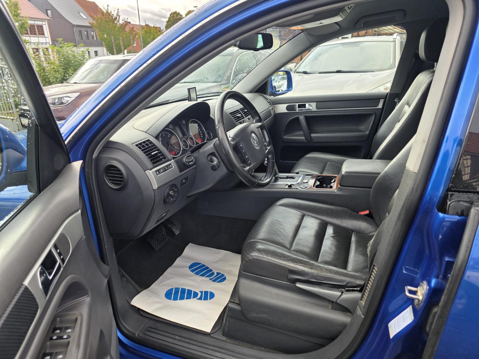 Volkswagen Touareg 2005 — interior