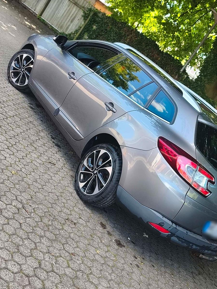 Renault Megane 2015 — engine 131 HP (96kW)