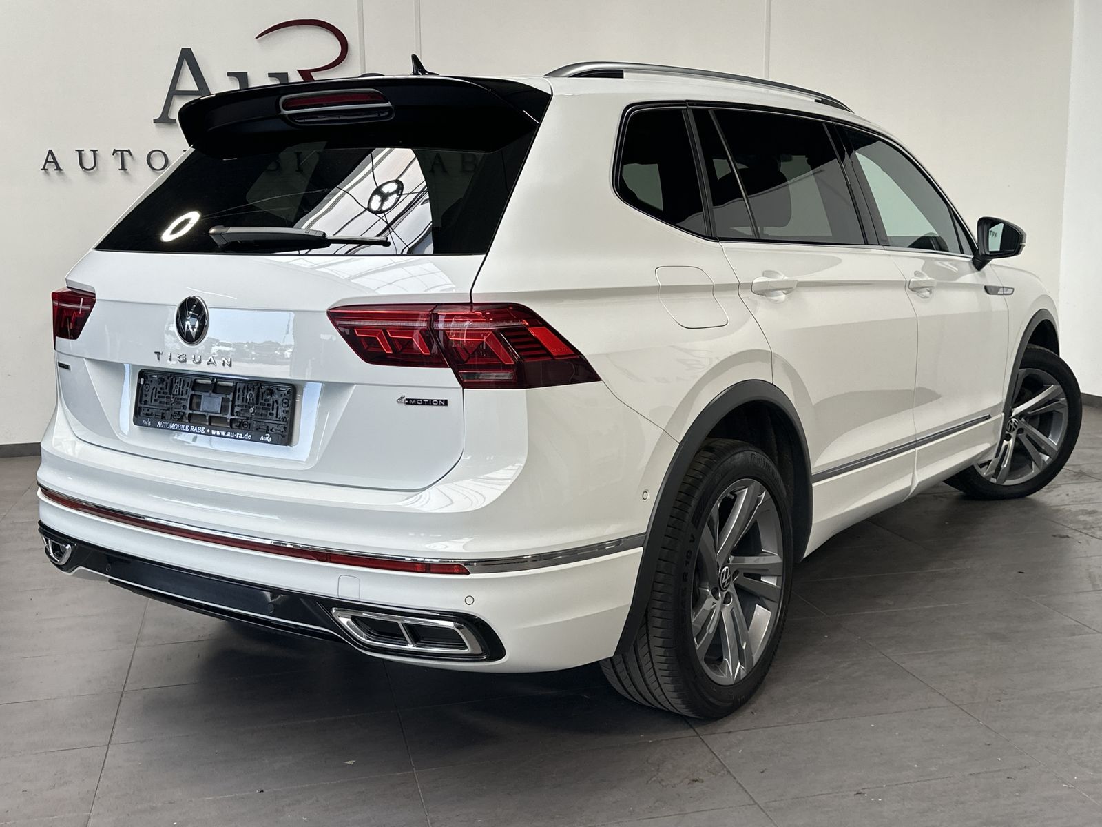 Fahrzeugabbildung Volkswagen Tiguan Allspace 2.0 TDI 4M R-Line NAV+LED+AHK+VC