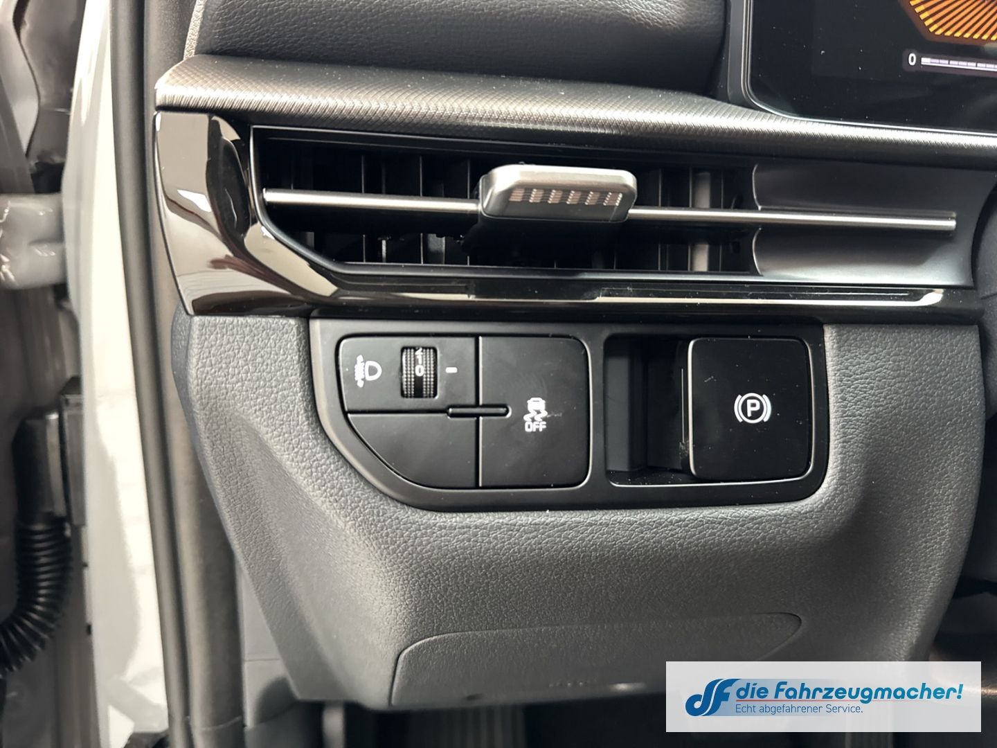 Fahrzeugabbildung Kia Sportage 1.6 T-GDI AWD 7DCT 2-Zonen-Klimaautomat