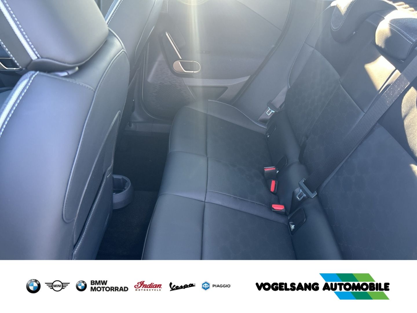 Fahrzeugabbildung MINI Aceman SE Classic Trim,Panodach,HeadUp,19''LMFel