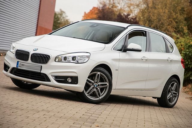 BMW 218 Baureihe 2 Active Tourer 218 i Luxury Line