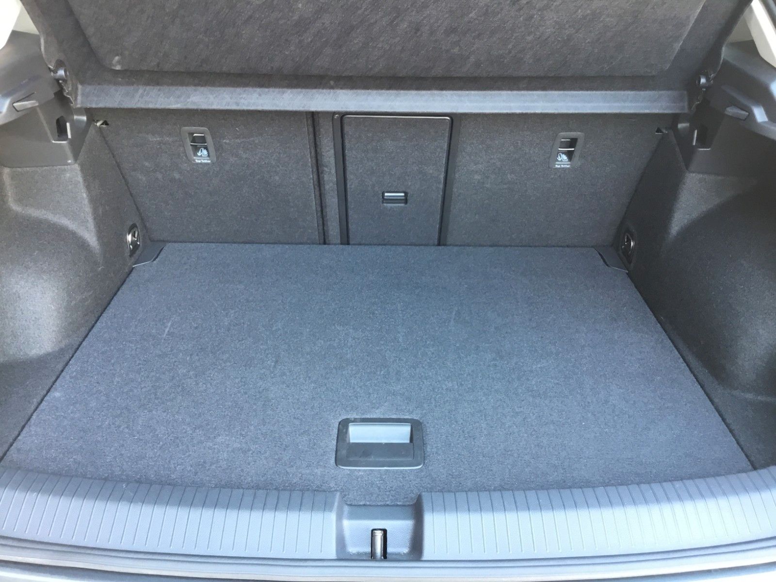 Fahrzeugabbildung Volkswagen T-Roc 1.5 TSI DSG Style+AHK+LED+ACC+17"+Kamera