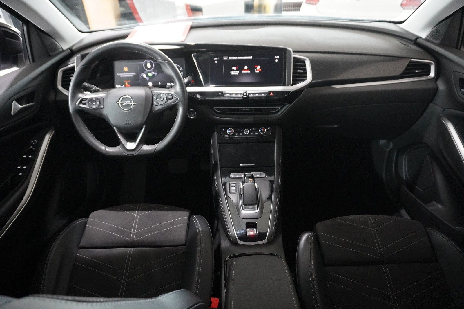 Fahrzeugabbildung Opel Grandland (X) ULTIMATE 4HYBRID NAVI/LED/SPORT/SH