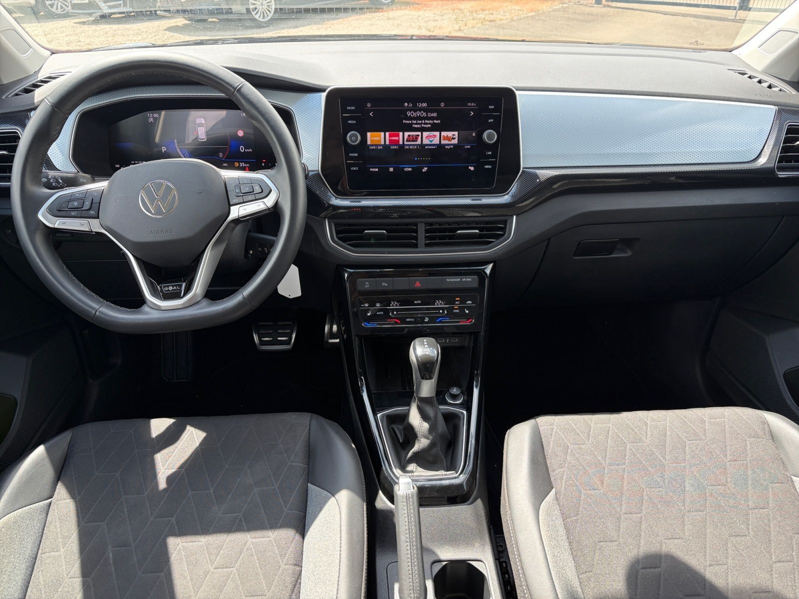 Volkswagen T-Cross - Bild 8