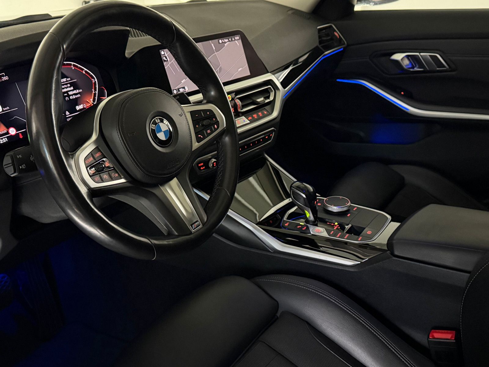 Fahrzeugabbildung BMW 320 i SPORT LINE/LED/DAB/KAMERA/VRTL COCKPIT/ACC