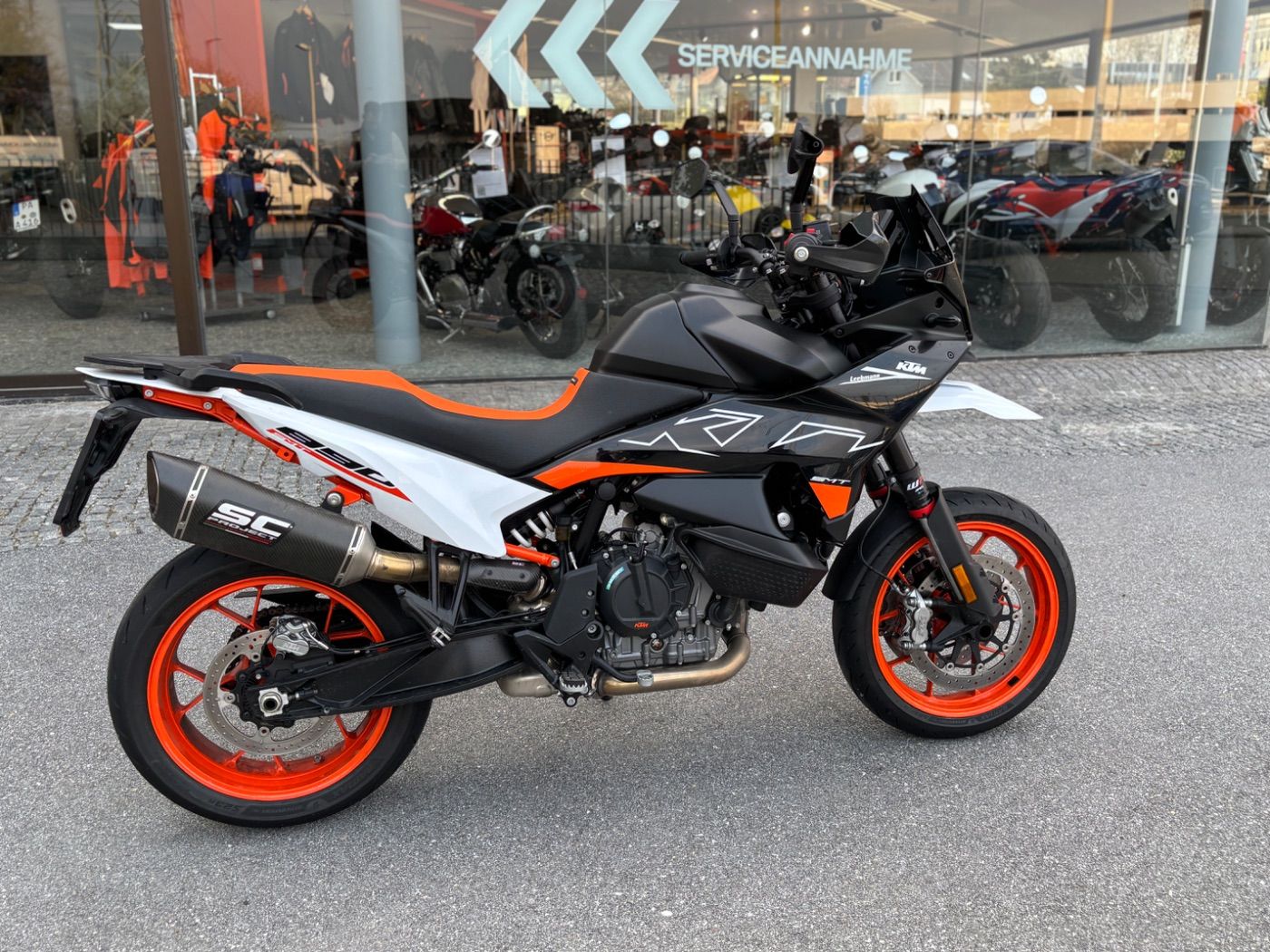 Fahrzeugabbildung KTM 890 SMT Modell 2023