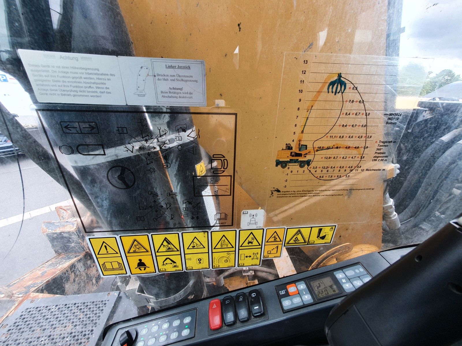 Fahrzeugabbildung CAT MH3024 / MH 3024 / Greifer / 2018 / 9.424h