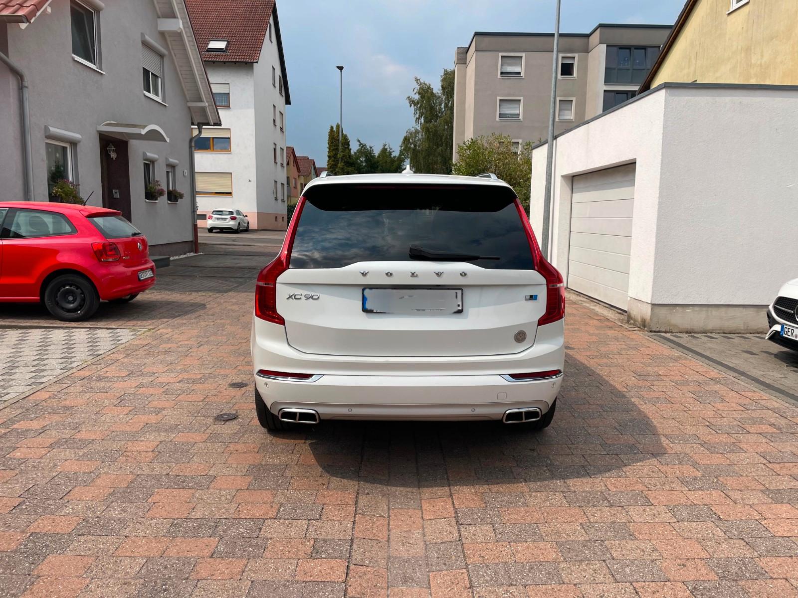 Volvo XC90 PANO-360-HUD-AHK-Pilotassist.. FULL...