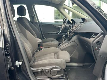 Opel Zafira Tourer - 9