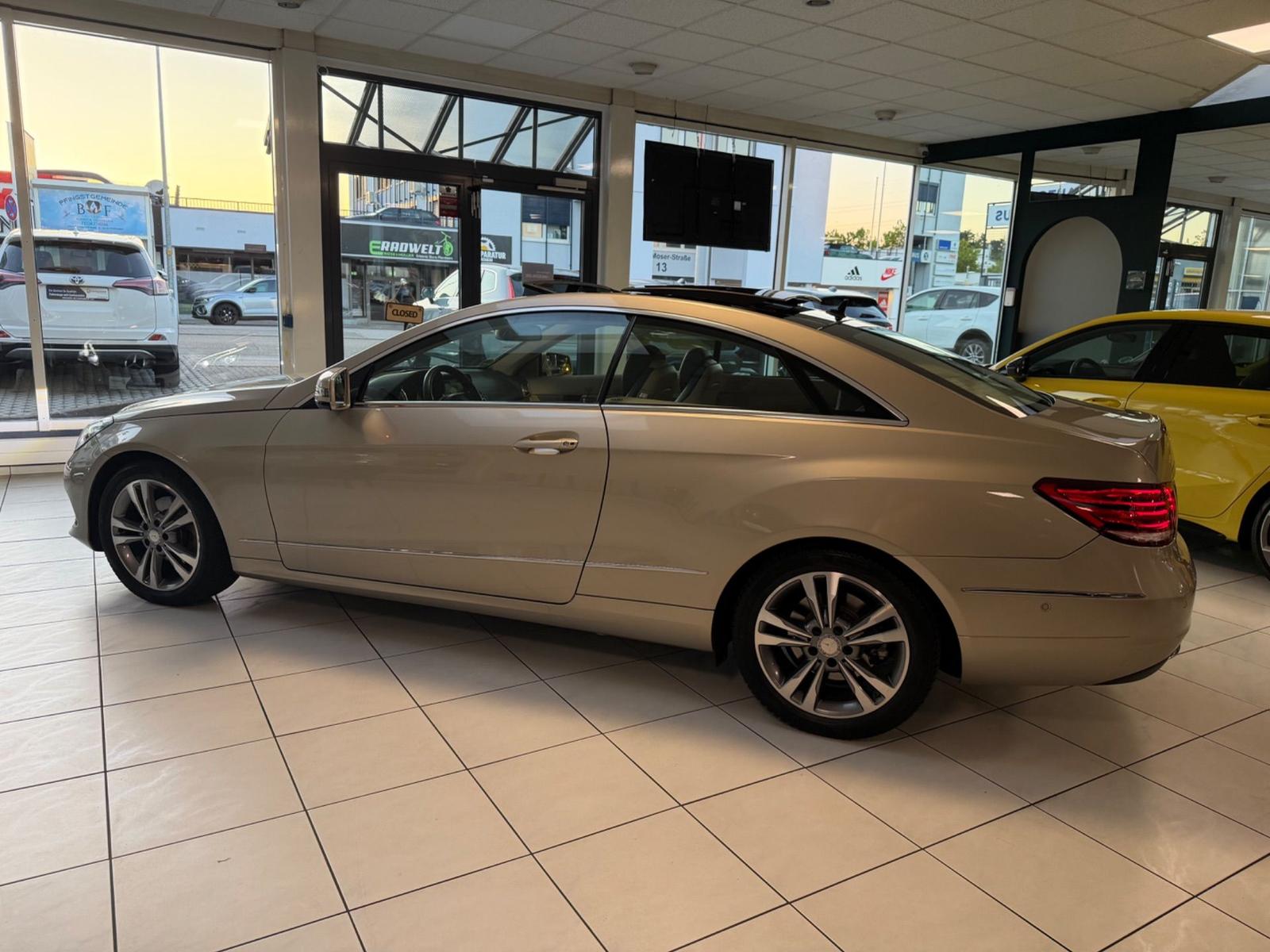 Mercedes-Benz E 220 d BlueTEC | 9G | Pano | LED ILS | Nappa