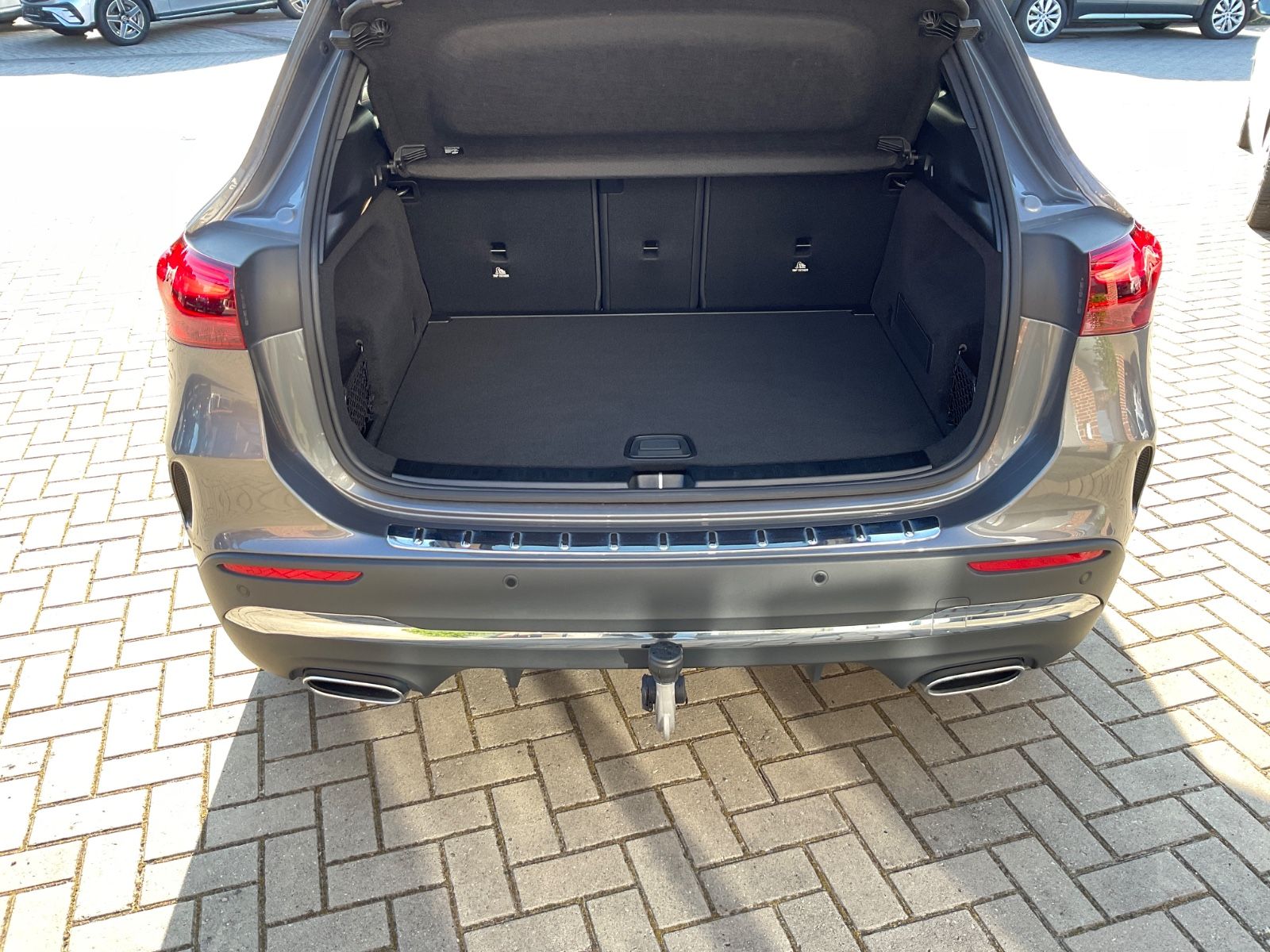 Fahrzeugabbildung Mercedes-Benz GLA 200 d,AMG,Kamera,AHK,Multibeam,Distronic