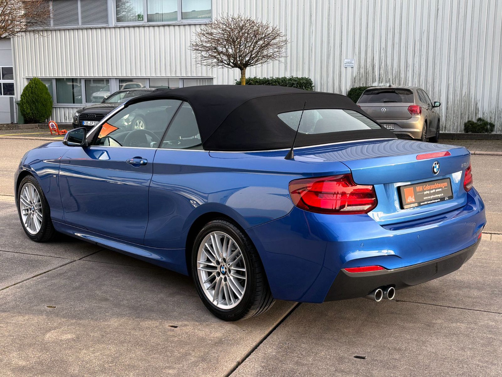 Fahrzeugabbildung BMW 218i Cabrio M-Sport LED PDC SHZ NAV H&K BT LHZ
