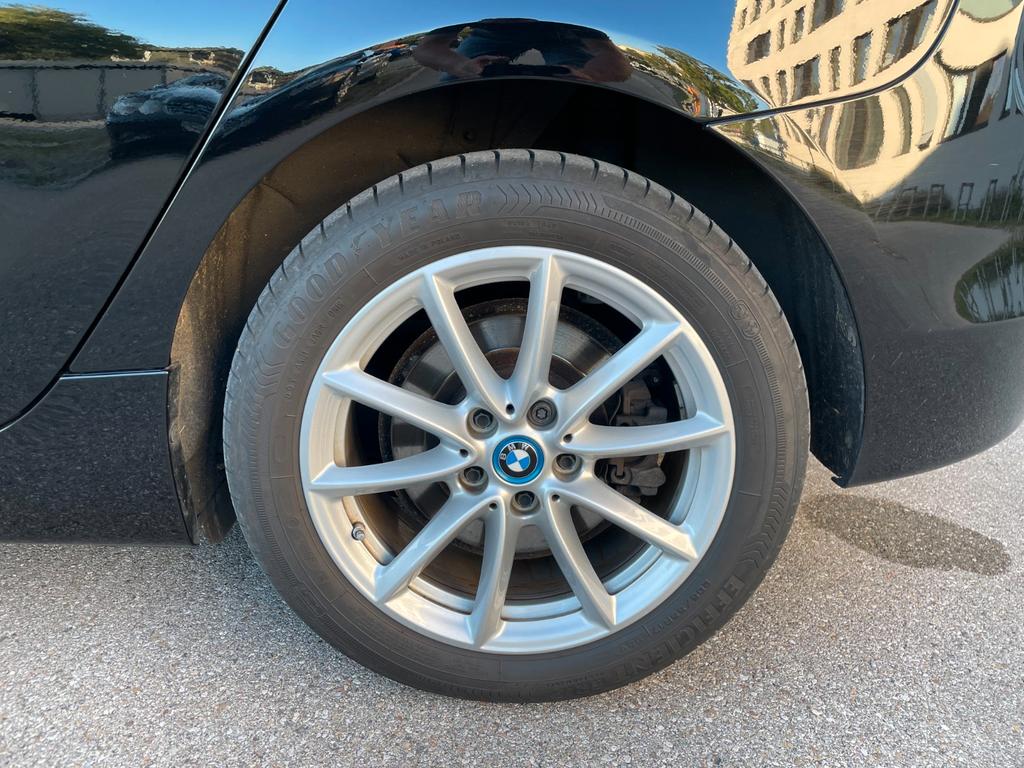 BMW 225