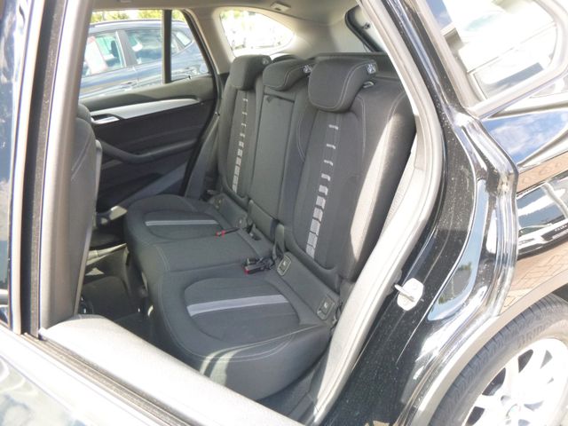 Fahrzeugabbildung BMW X1 xDrive 20 i >AUT/Allrad/NAV/SHZ/PDC<