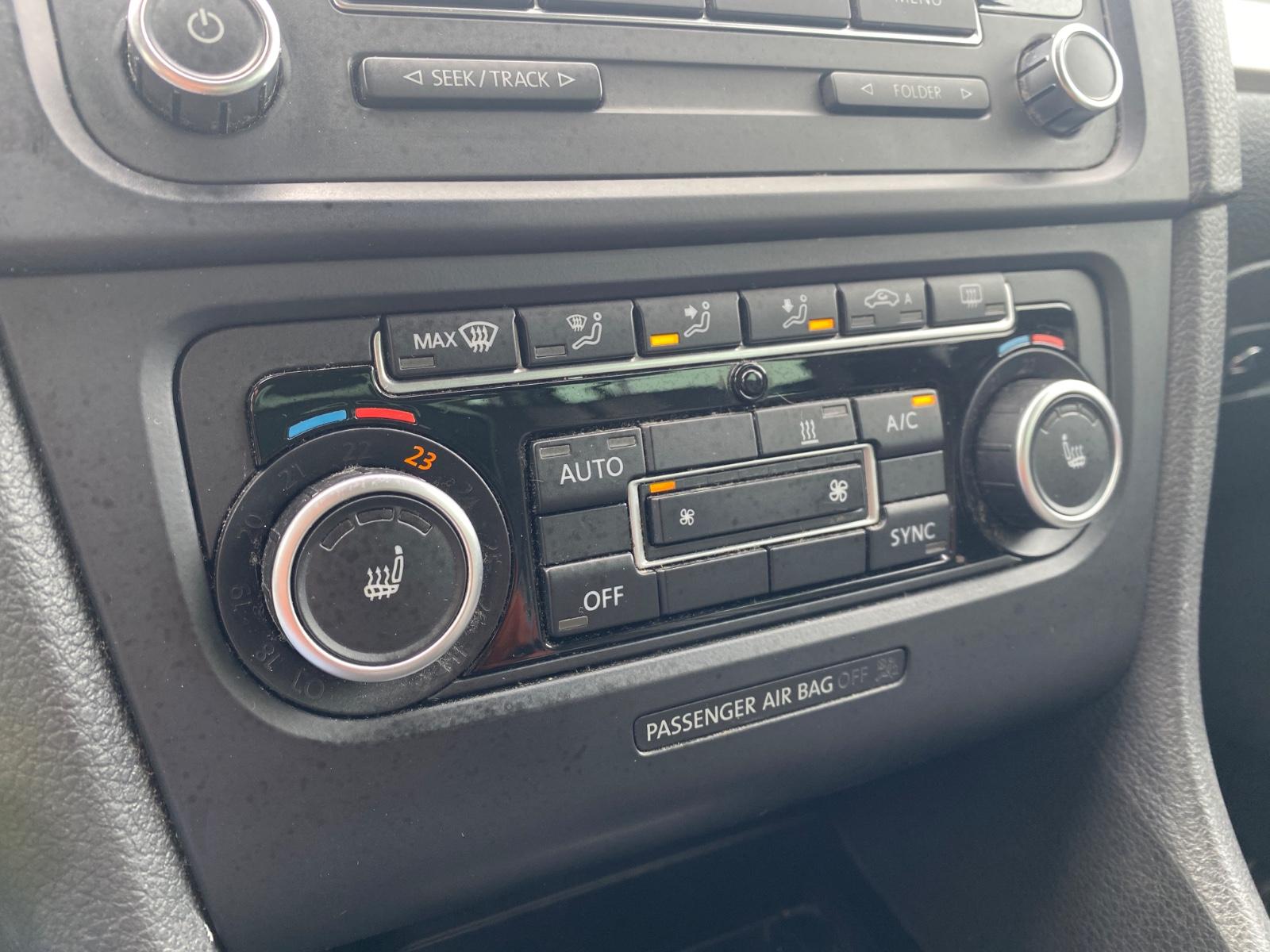 Volkswagen Golf 2012 — photo 24
