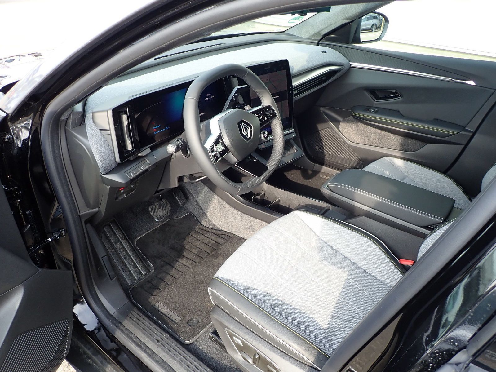 Fahrzeugabbildung Renault Scenic 100% ELEKTRISCH 220 LONG RANGE TECHNO