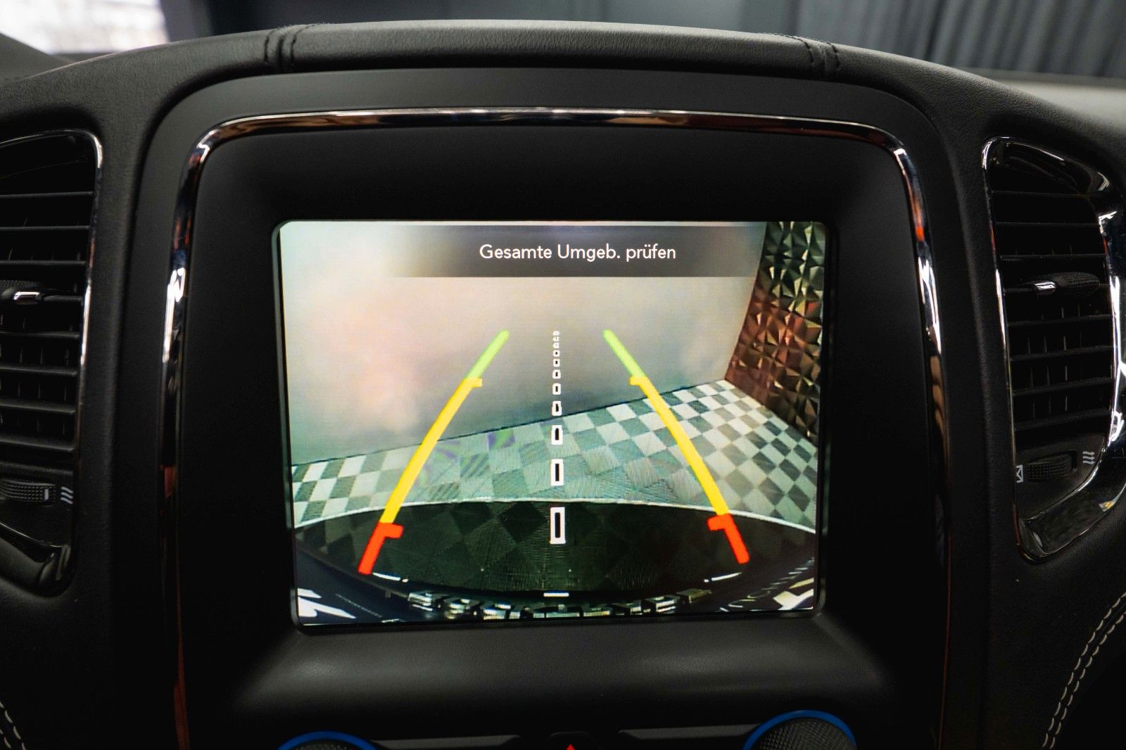 Fahrzeugabbildung Dodge Durango 6.4 V8 SRT Performance 4x4 Night-Paket