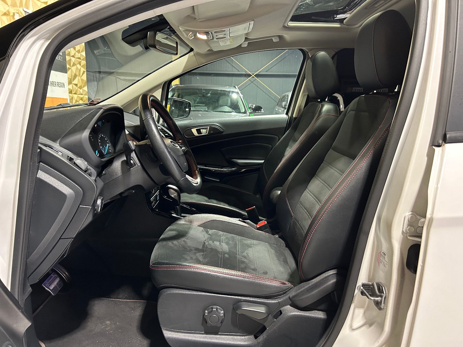Fahrzeugabbildung Ford EcoSport ST-Line/KAMERA/NAVI/PANO/APPLE/SHZ