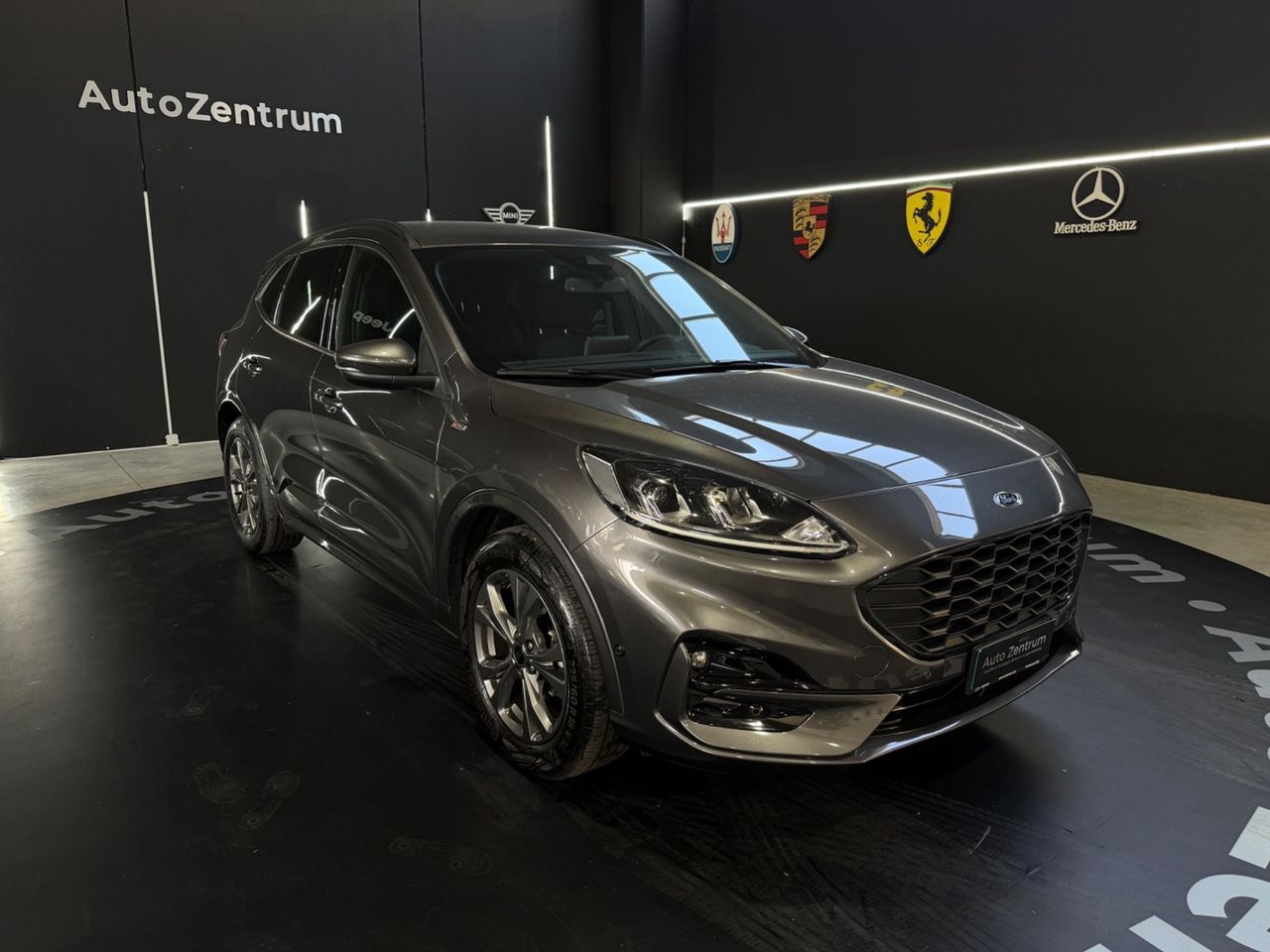 Ford Kuga 1.5 EcoBlue 120 CV aut. 2WD ST-Line X imagem 3