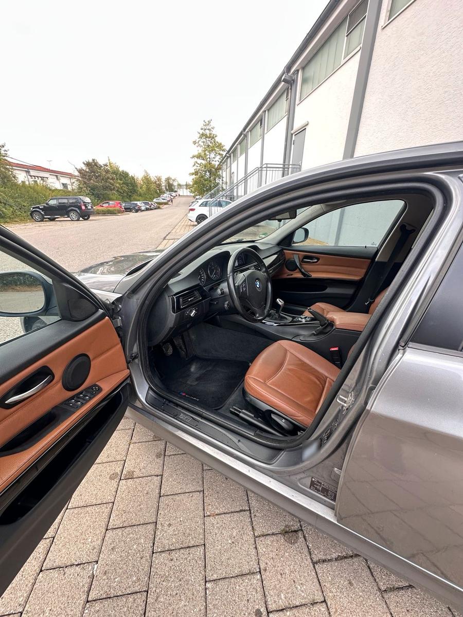 BMW 318 2009 — photo 6