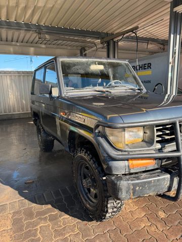 Toyota Land Cruiser 2.5 TD Special Special