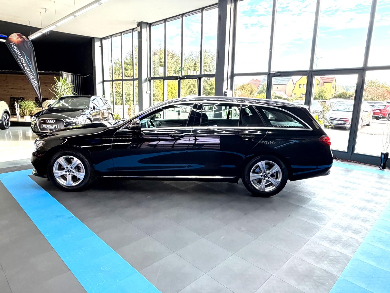 Mercedes-Benz E220d4Matic T9G-TRONIC+Burmester+ACC+LED+Rückfk.