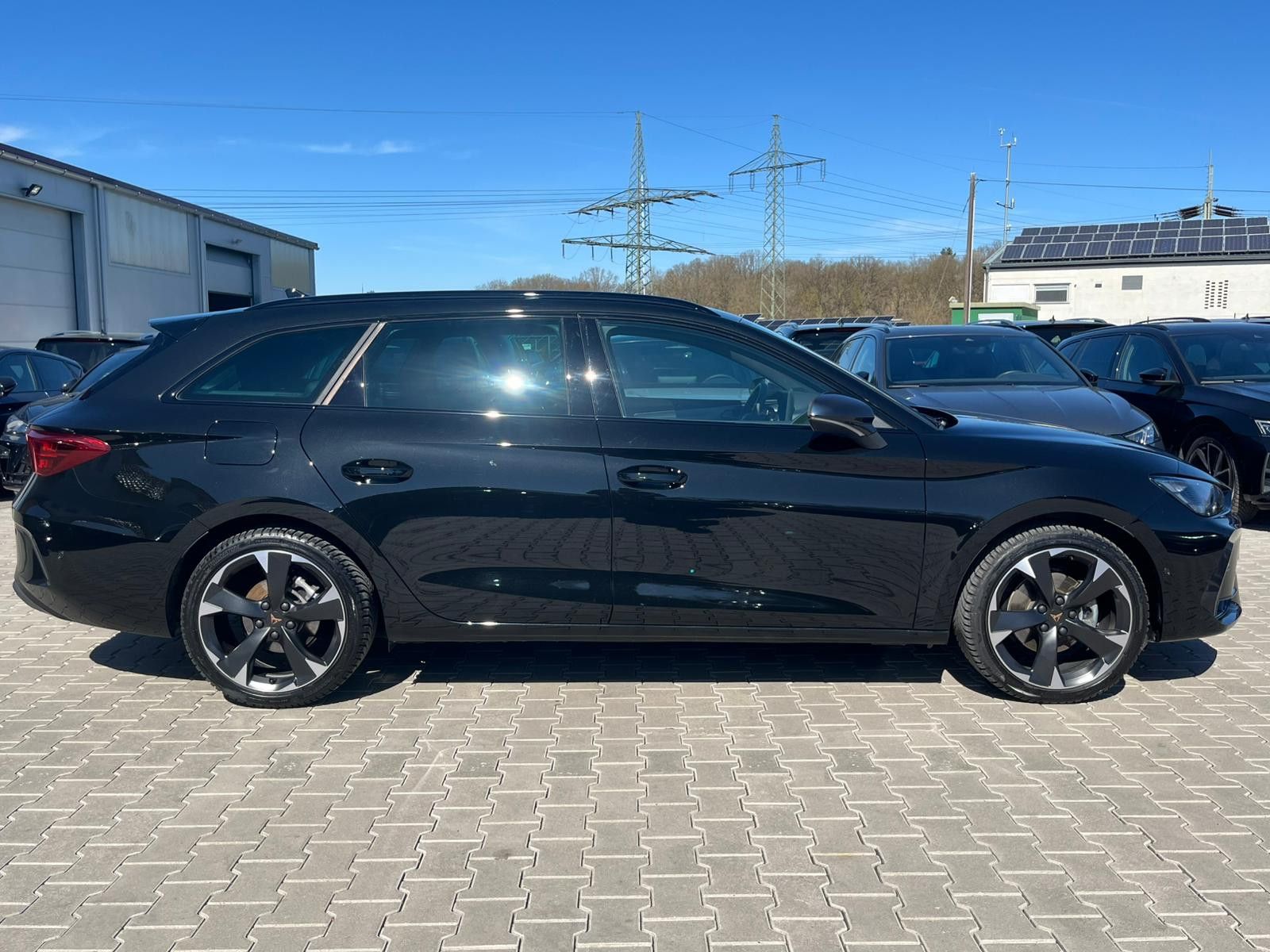 Fahrzeugabbildung CUPRA Leon 1.5 eTSI *PANO*ALCAN.*Drive2*ACC