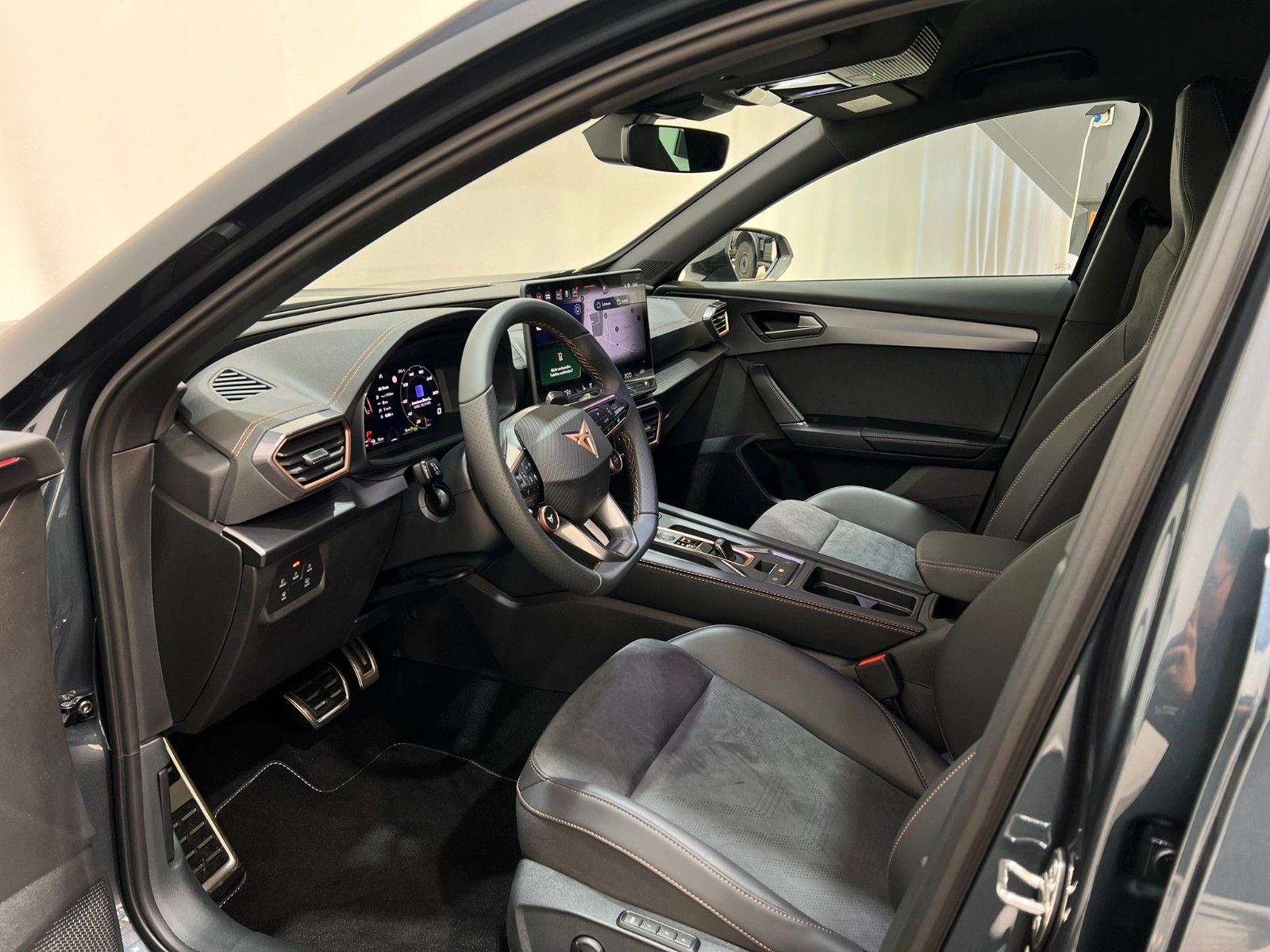 Fahrzeugabbildung CUPRA Formentor 1.5 e-HYBRID / EdgePaket / AHK