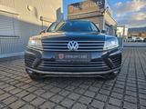 Volkswagen V6 TDI BMT Terrain Tech 4Mot R Line - Volkswagen Touareg: R Line