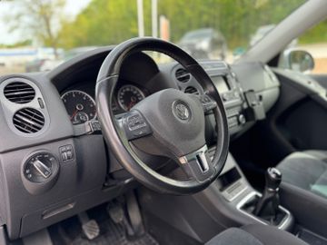 Volkswagen Tiguan - 10