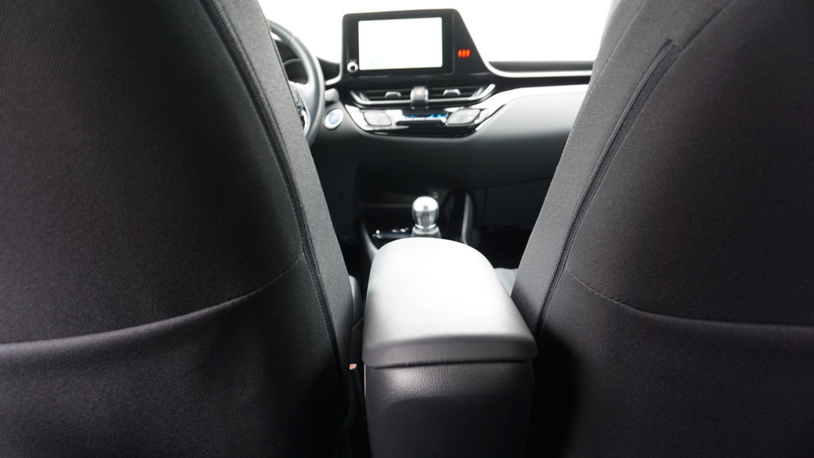 Fahrzeugabbildung Toyota C-HR Hybrid Team DE, Navi,Keyless,ACC,LED,Kamera