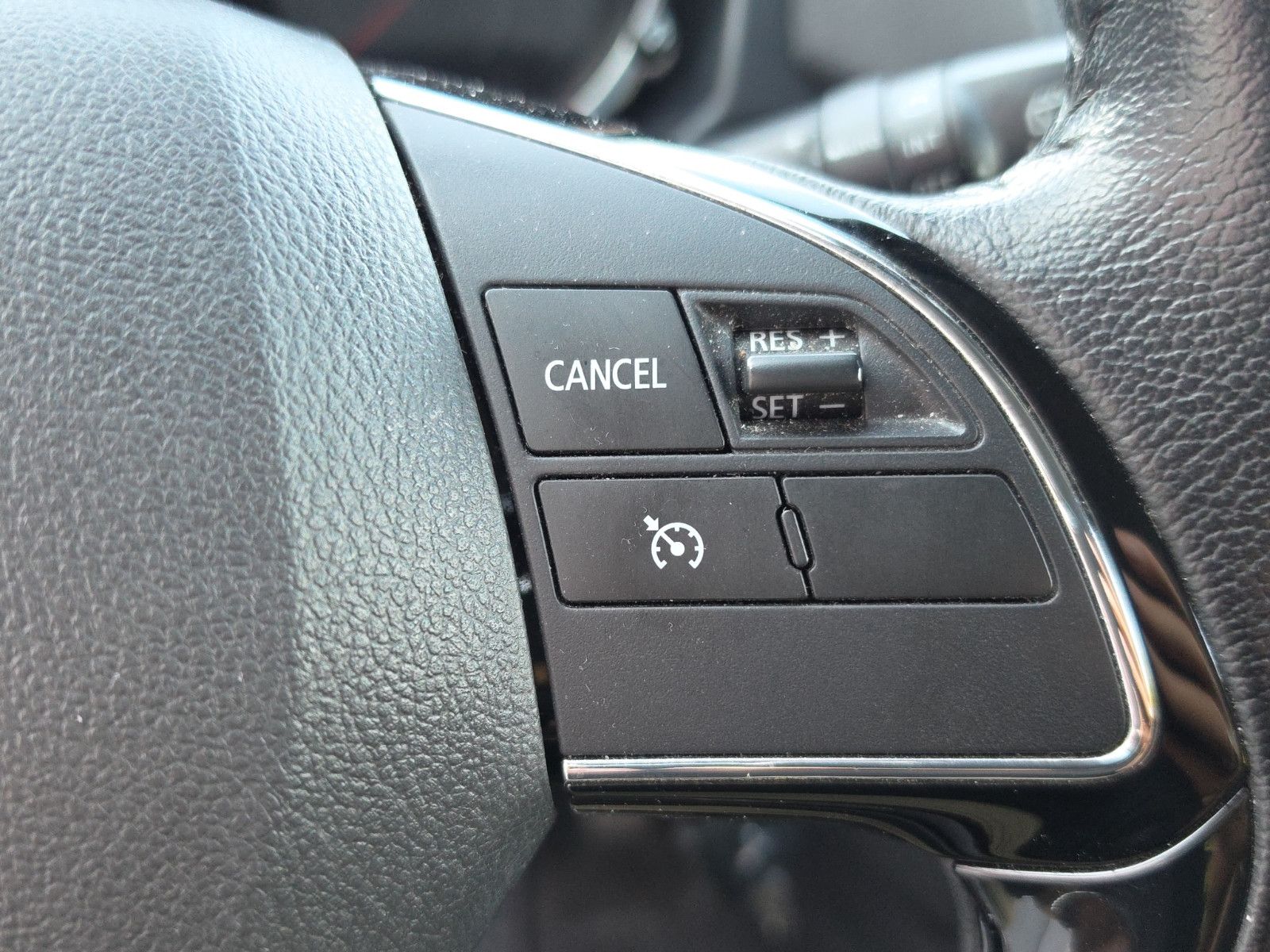 Fahrzeugabbildung Mitsubishi ASX Diamant Edition  2WD KAMERA SHZ SERVICE NEU