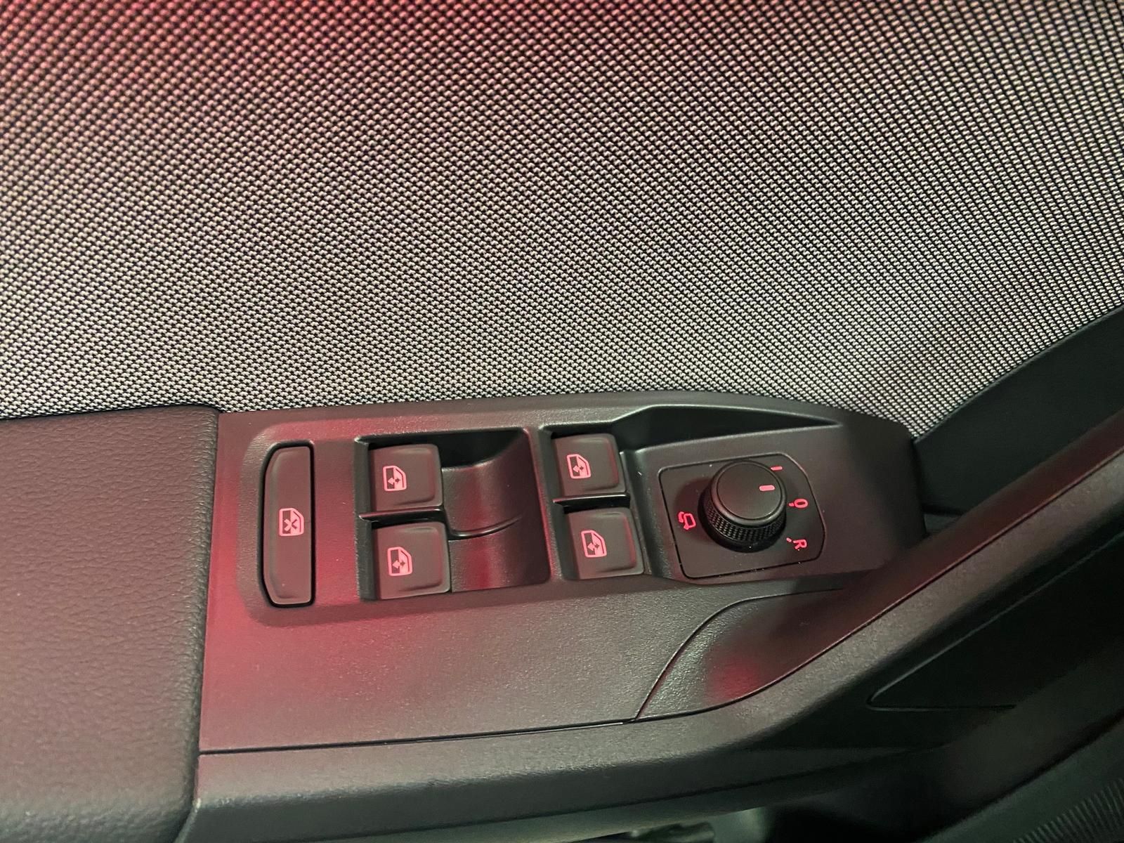 Fahrzeugabbildung SEAT Ibiza 1.0 TSI 1.0 TSI FR 5 J.GARANTIE+ACC+KAMERA