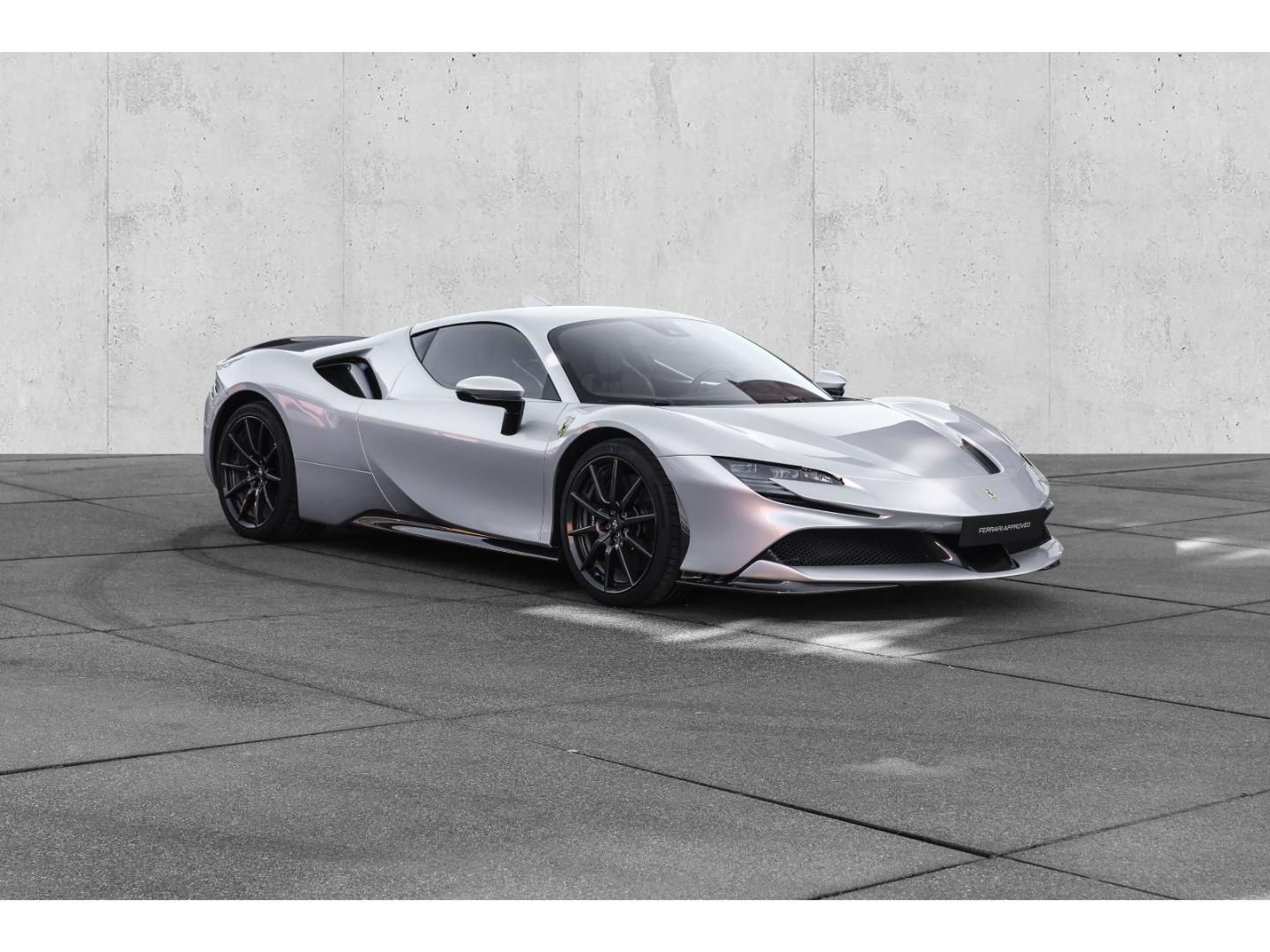 Ferrari SF90 Stradale *Carbon-Felge*Racingsitze*Assetto-
