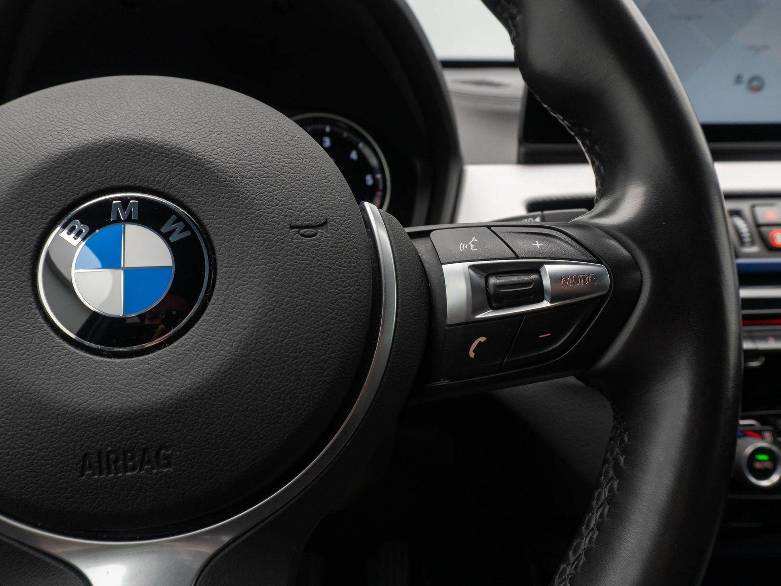 Fahrzeugabbildung BMW X1 sD18d M Sport HUD Memory LED ParkAss Komfort