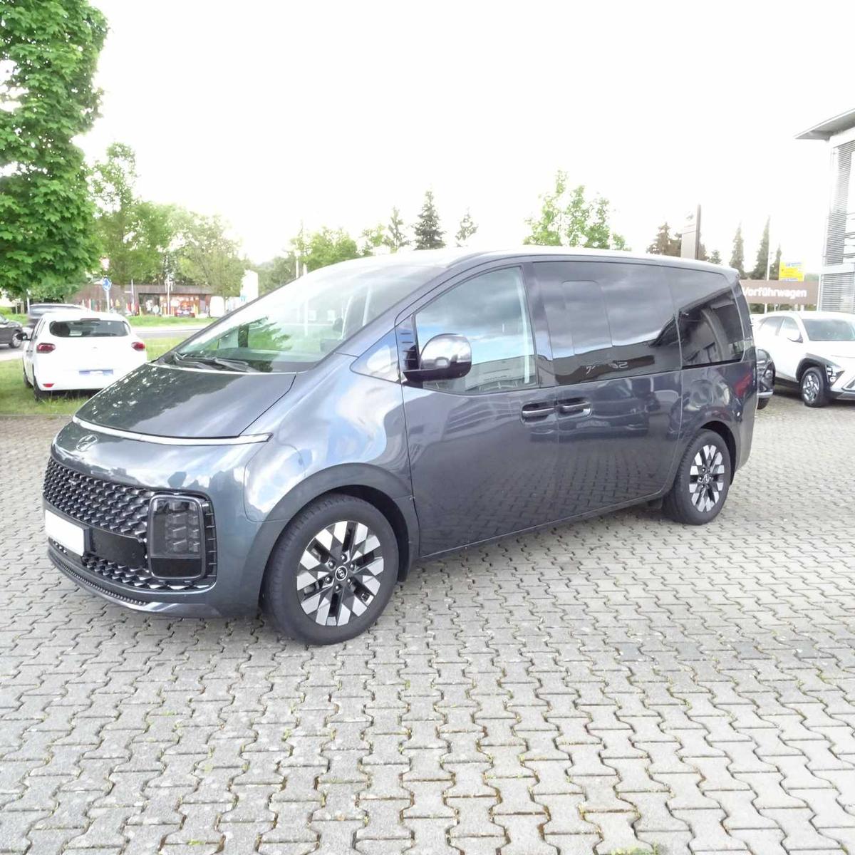 Hyundai STARIA DIESEL 2.2 CRDi Signature