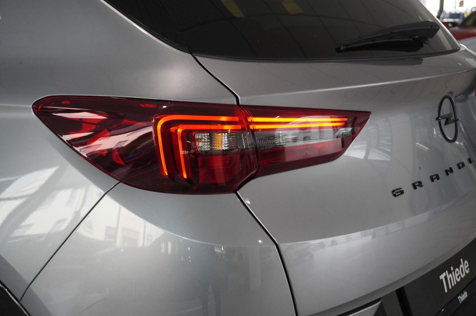 Fahrzeugabbildung Opel Grandland (X) 1.2T GS LINE NAVI/LED/KAMERA/SPORT