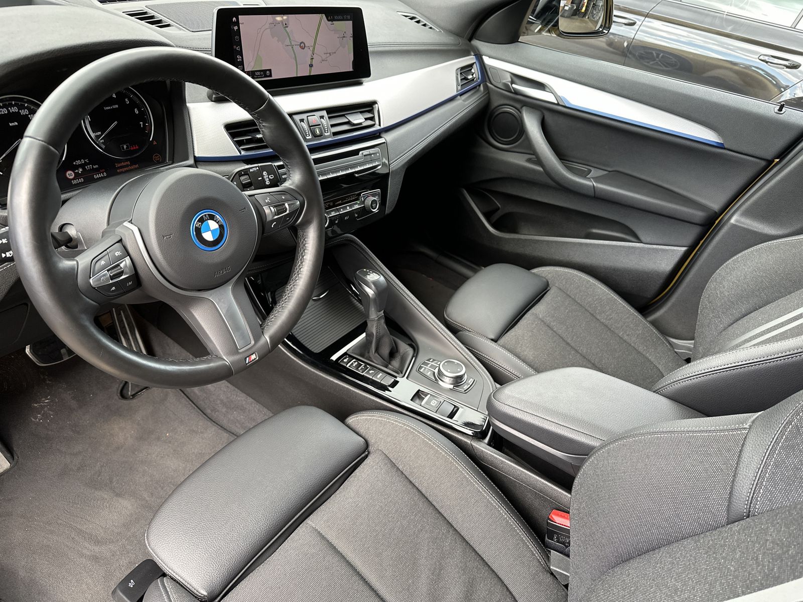 Fahrzeugabbildung BMW X2 xDrive25e M-Sport NAV+LED+HEAD-UP+ACC+19ZO+PP