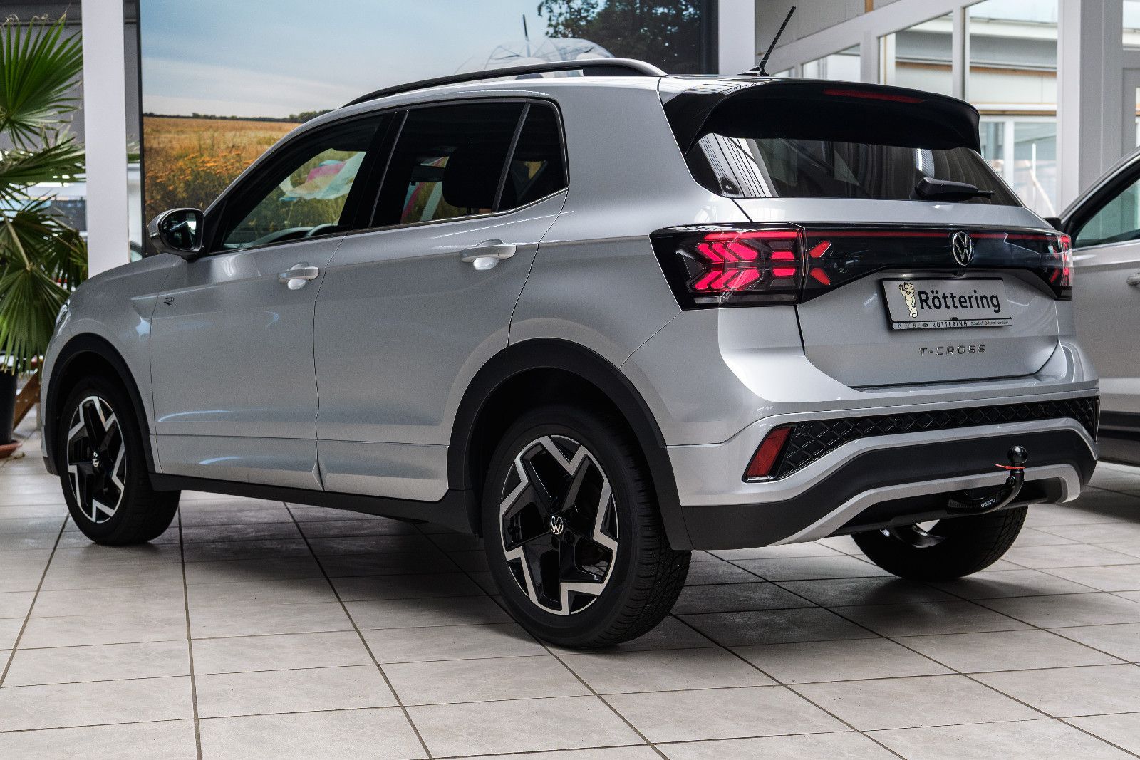 Fahrzeugabbildung Volkswagen T-Cross 1.5 TSI R-Line+LED+IQ+TOTWINKEL+ACC+AHK