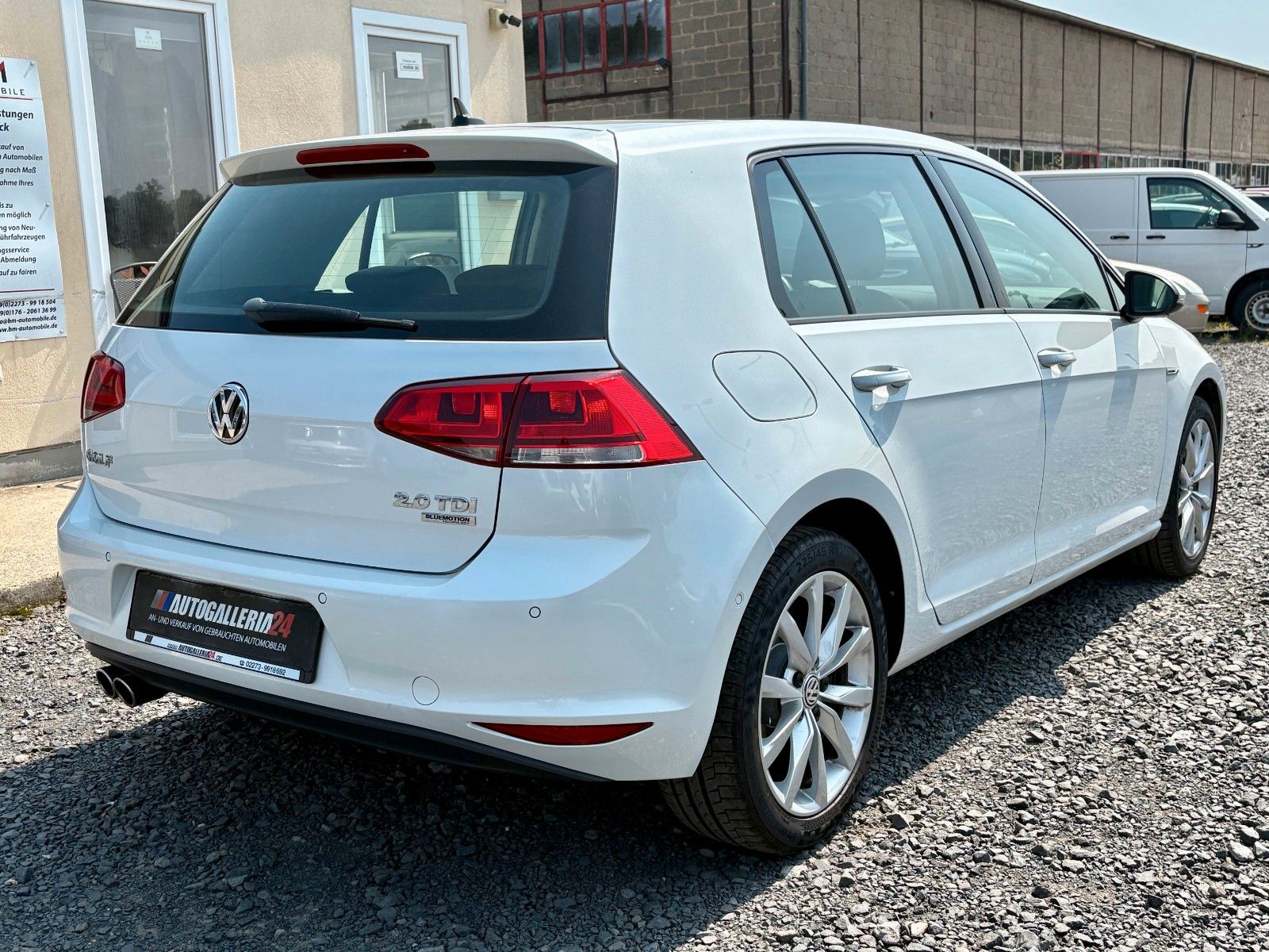 Fahrzeugabbildung Volkswagen Golf VII 2.0 TDI HIGHLINE Navi Xenon Leder SPORT