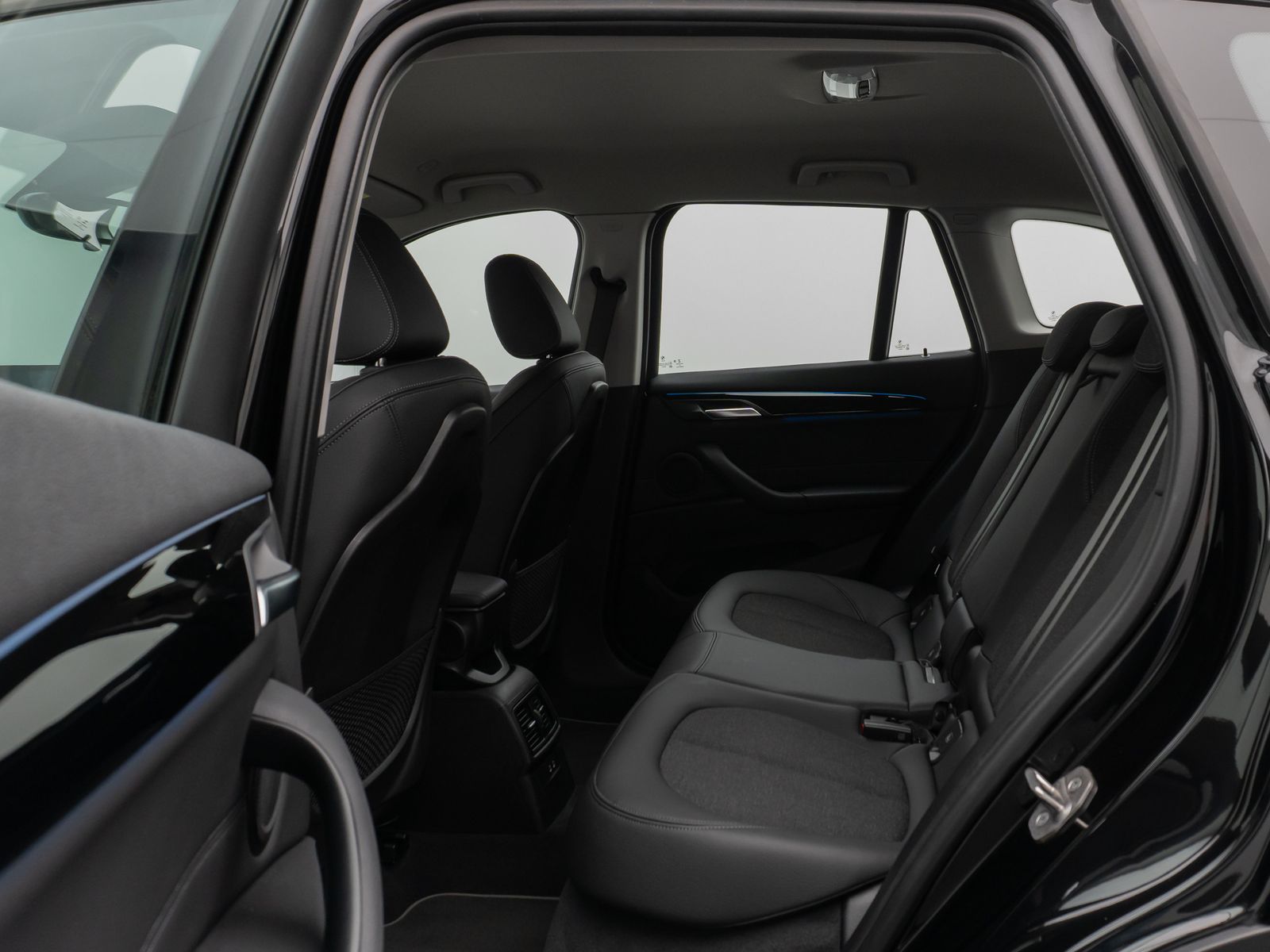 Fahrzeugabbildung BMW X1 xD25e Sport Line Kamera HUD DAB HiFi Komfort