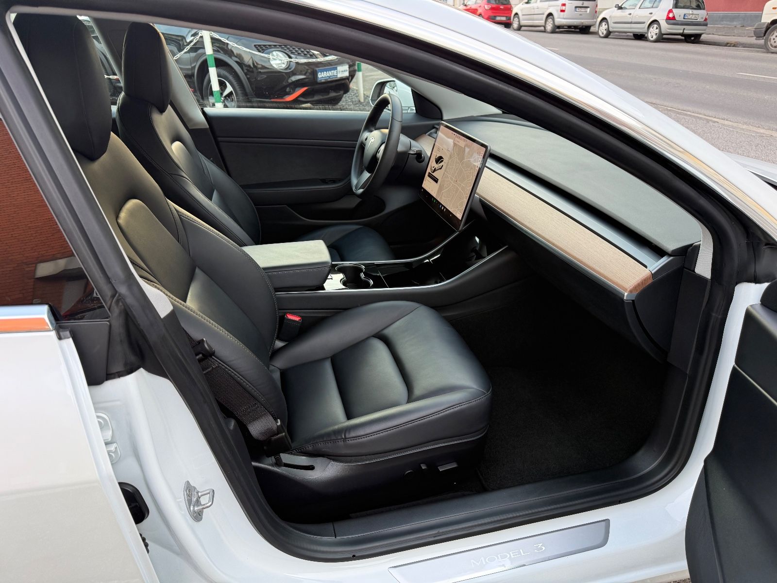 Fahrzeugabbildung Tesla Model 3 Standard Range Plus RWD 1-HAND MwSt.