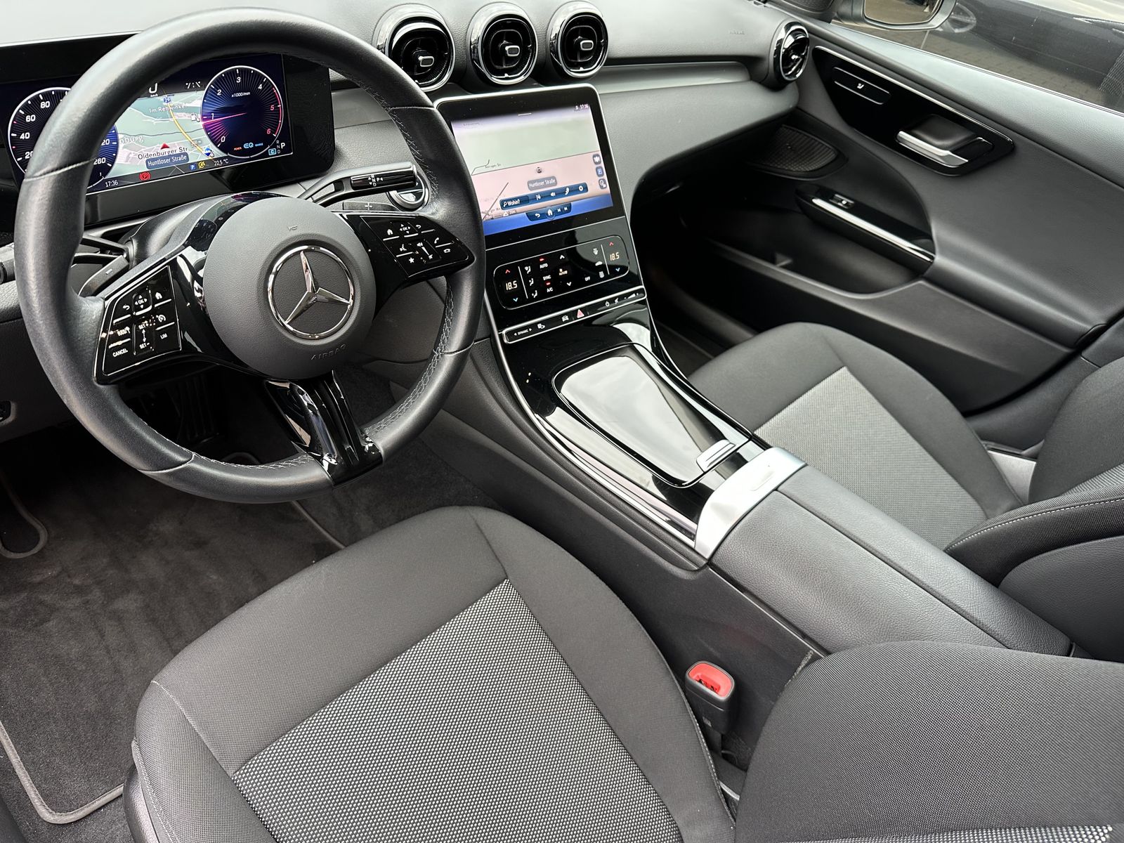 Fahrzeugabbildung Mercedes-Benz C 220d T Avantgarde NAV+LED+AHK+KAM+VCOCKPIT+1HD