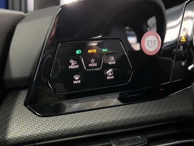 Golf VIII R-Line 1.5 eTSI DSG