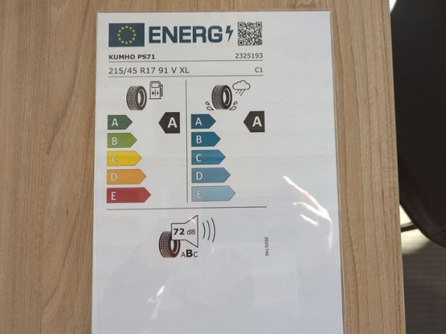 Fahrzeugabbildung SKODA Fabia 1.0 TSI DSG Tour WINTER PLUS LENKRADHZG