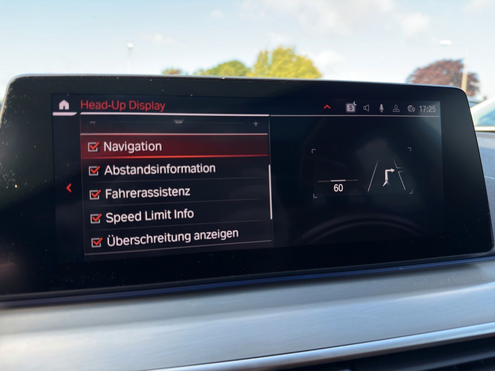 Fahrzeugabbildung BMW 520d Sport Line *Pano*Head-Up*AHK*Kamera*Leder*