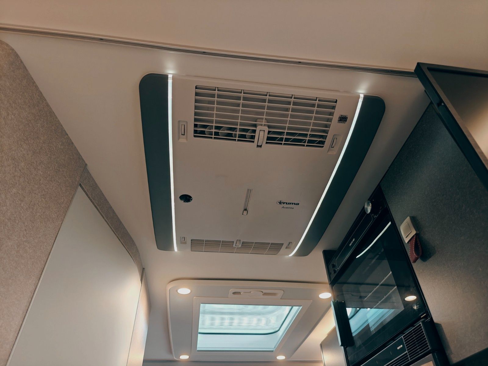 Fahrzeugabbildung HYMER / ERIBA / HYMERCAR ML - T 580 4x4² RSX PRO - PTS ACHATGRAU by palmo