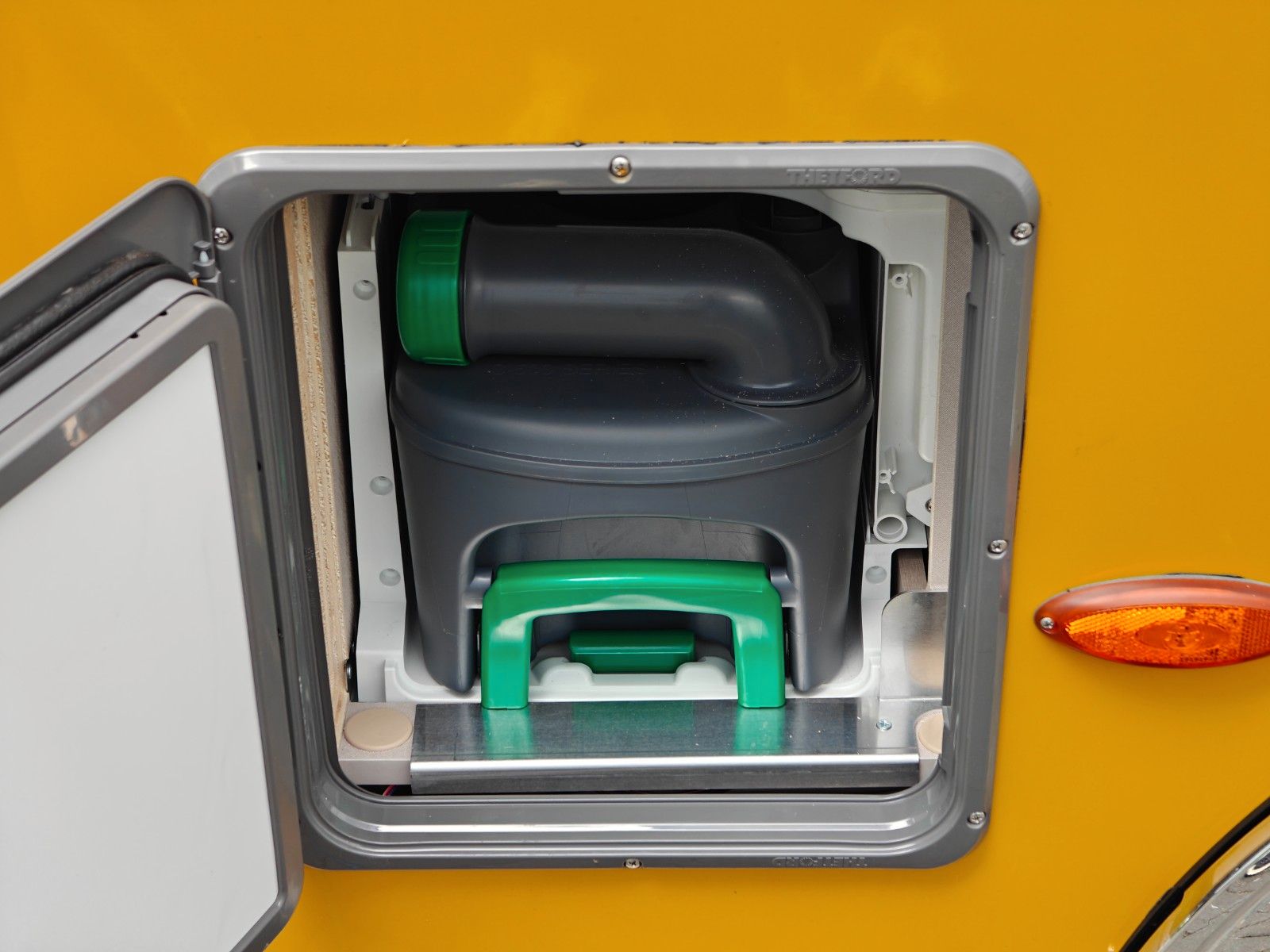 Fahrzeugabbildung HYMER / ERIBA / HYMERCAR Touring 630 Nugget Gold SD - JETZT 5.404€ SPAREN